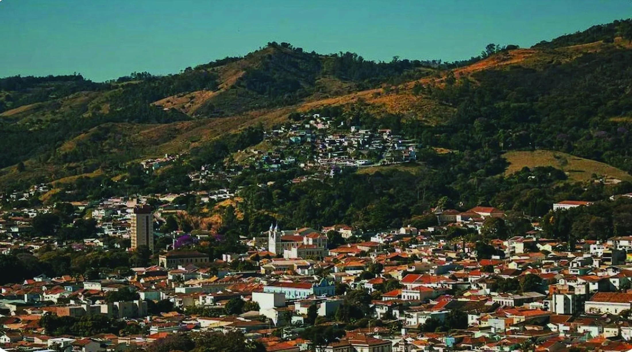 Panorama de Amparo e Serra da Mantiqueira